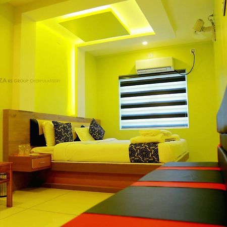 Royal Plaza Residency Hotel Cheruppulasseri Exterior foto