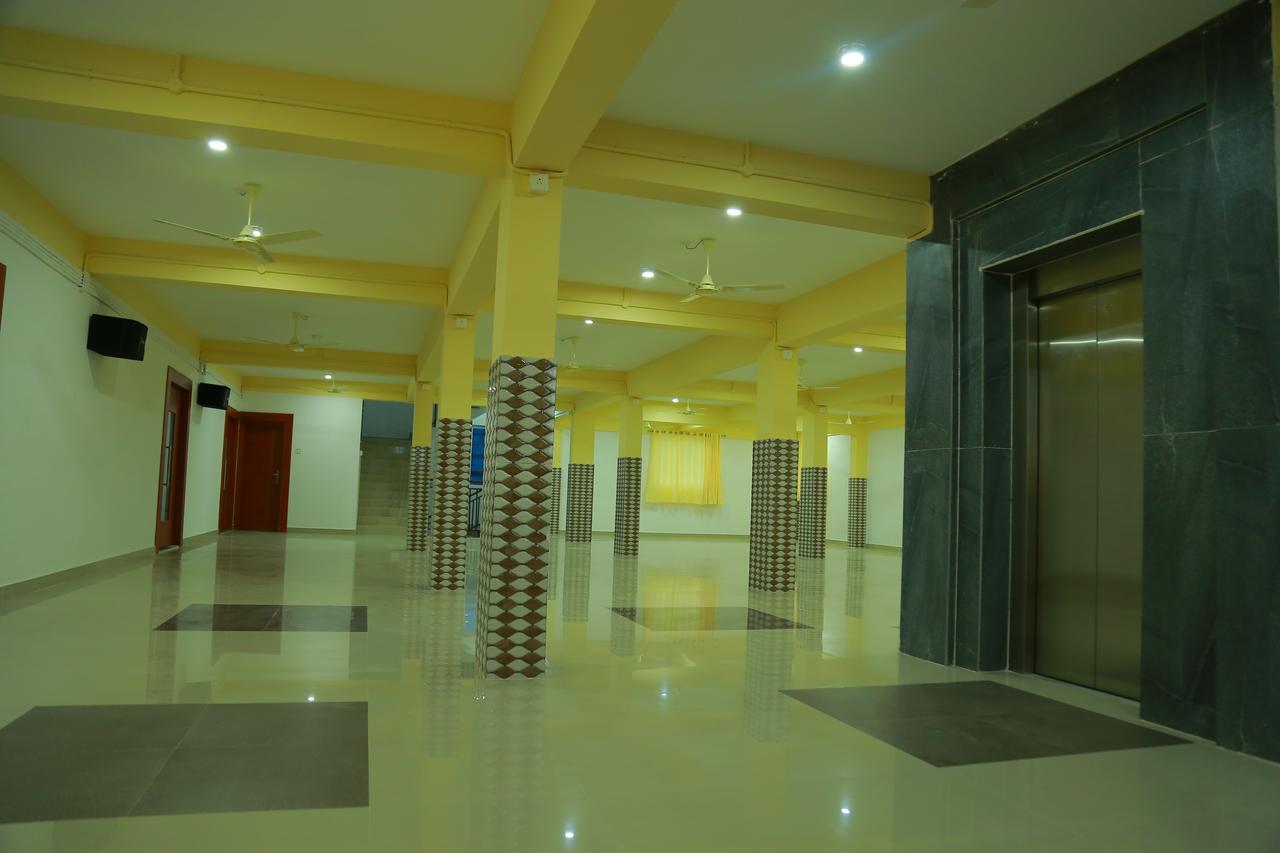 Royal Plaza Residency Hotel Cheruppulasseri Exterior foto