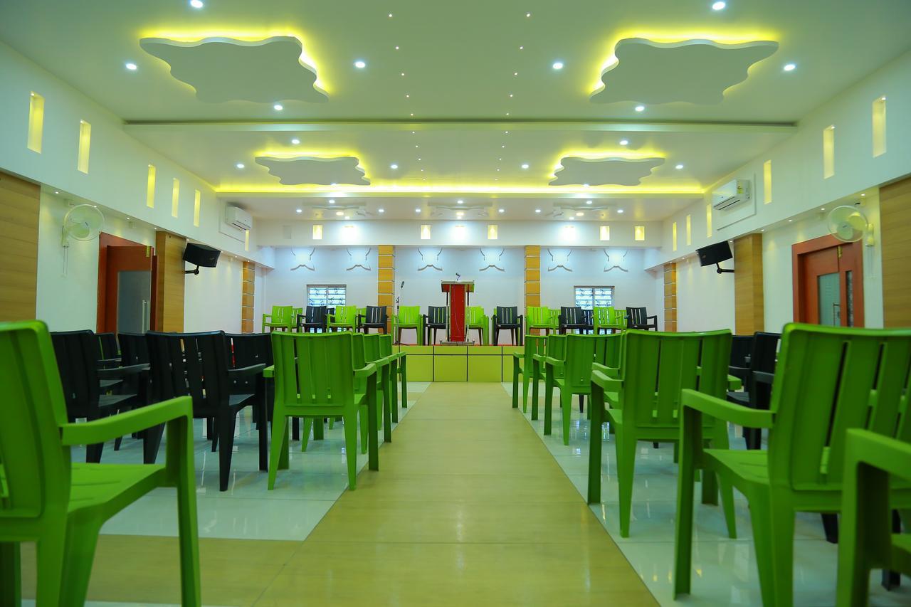 Royal Plaza Residency Hotel Cheruppulasseri Exterior foto
