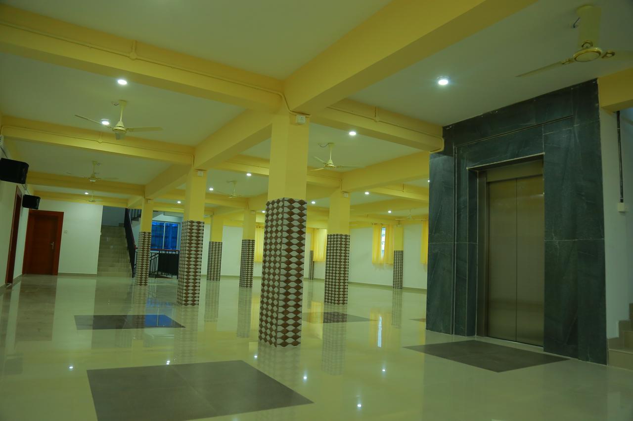Royal Plaza Residency Hotel Cheruppulasseri Exterior foto